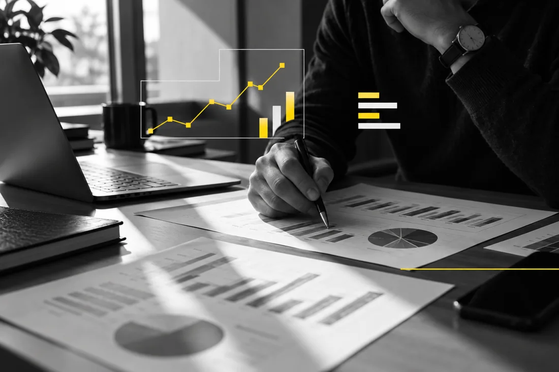 Equipo revisando la evolución y las prioridades de una estrategia SEO.